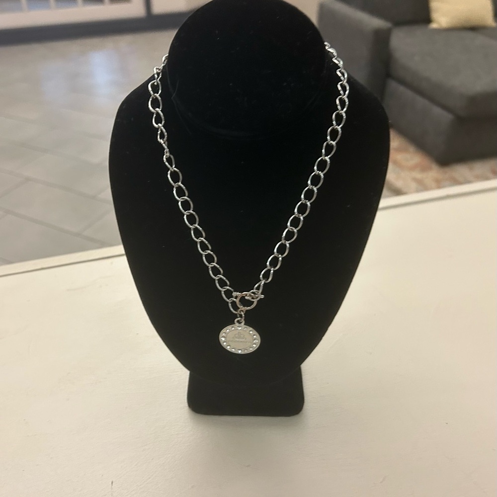 Paparazzi Silver Chain Necklace with Pendant - Picture 2 of 8